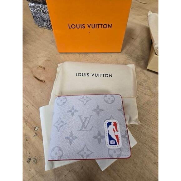 Louis Vuitton New Portofoyille‎ White Monogram NBA Collaboration Wallet - Picture 1 of 2
